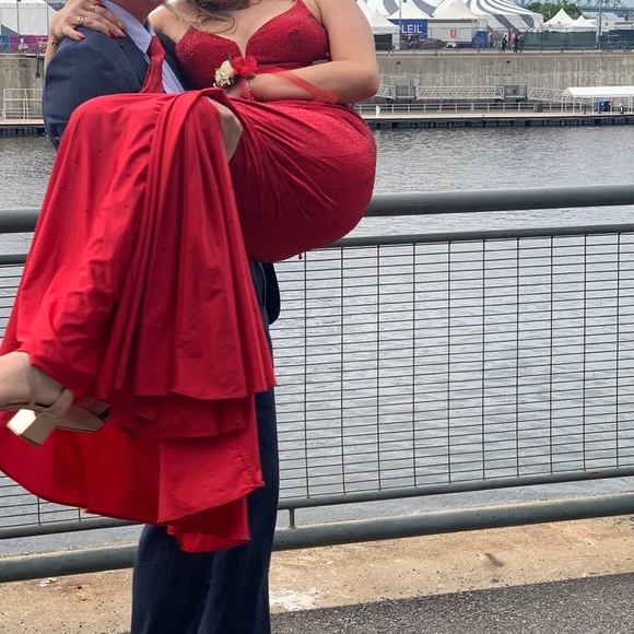 Elegant Prom -Red Graduation dress - Picture 8 of 11